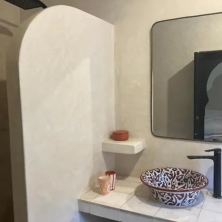 Riad Privé Chic 4 chambres, piscine chauffée, petit-déjeuners, proche Jemaa el-Fnaa-2